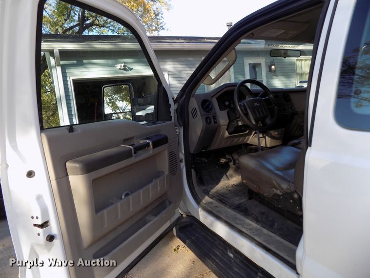 image for item DG2475 2008 Ford F250 Super Duty SuperCab pickup truck