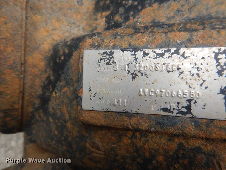 image for item DG5820 1998 Ford L8513 truck cab and chassis