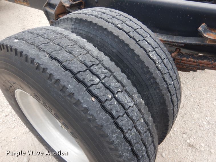 image for item DG5820 1998 Ford L8513 truck cab and chassis