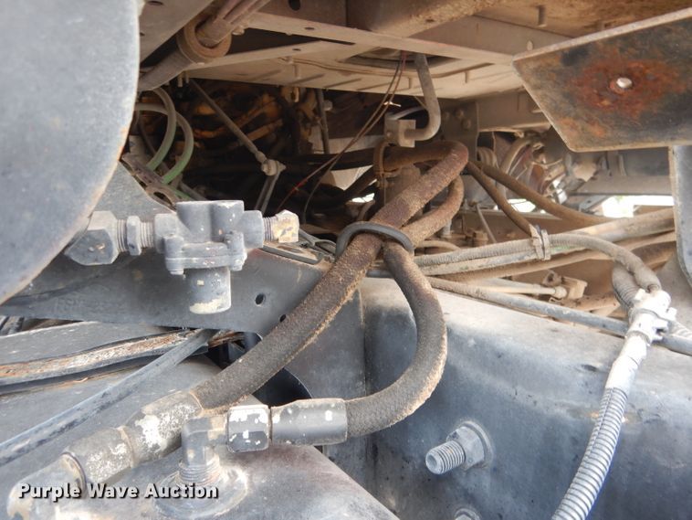 image for item DG5820 1998 Ford L8513 truck cab and chassis