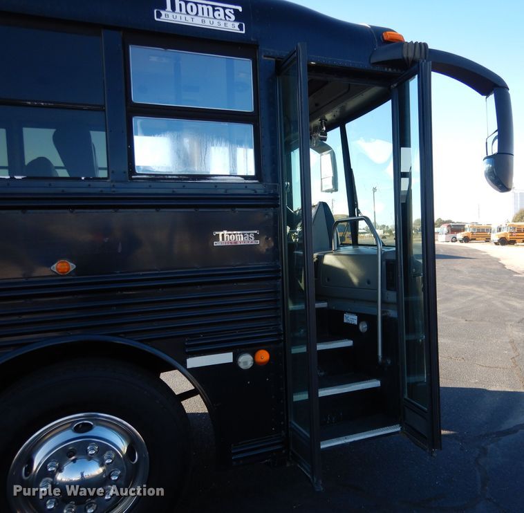 image for item DG5855 2002 Thomas Built Saf-T-Liner MVP ER bus