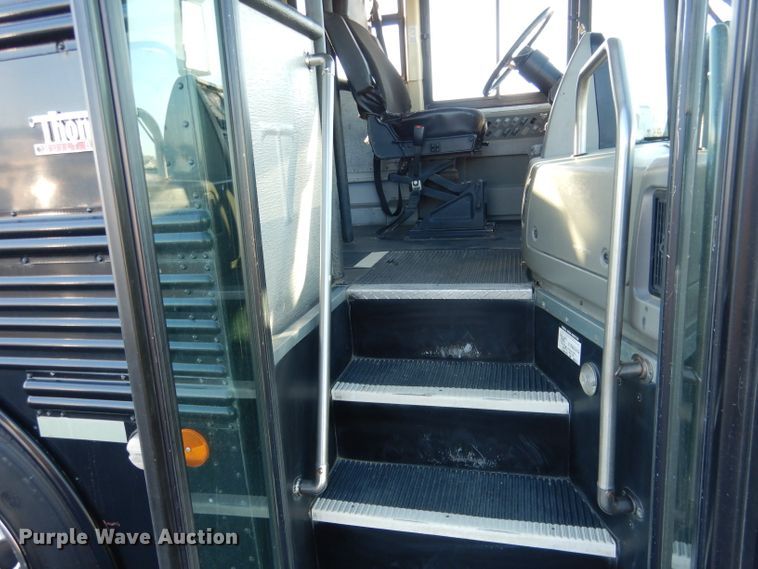 image for item DG5855 2002 Thomas Built Saf-T-Liner MVP ER bus