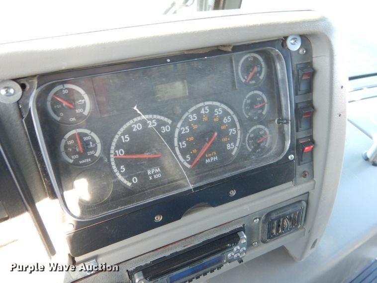 image for item DG5855 2002 Thomas Built Saf-T-Liner MVP ER bus