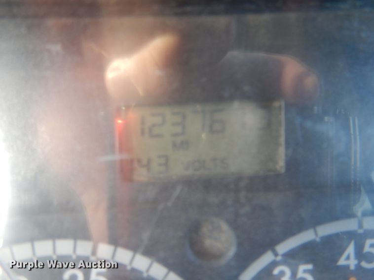 image for item DG5855 2002 Thomas Built Saf-T-Liner MVP ER bus