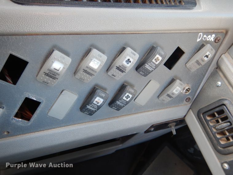 image for item DG5855 2002 Thomas Built Saf-T-Liner MVP ER bus