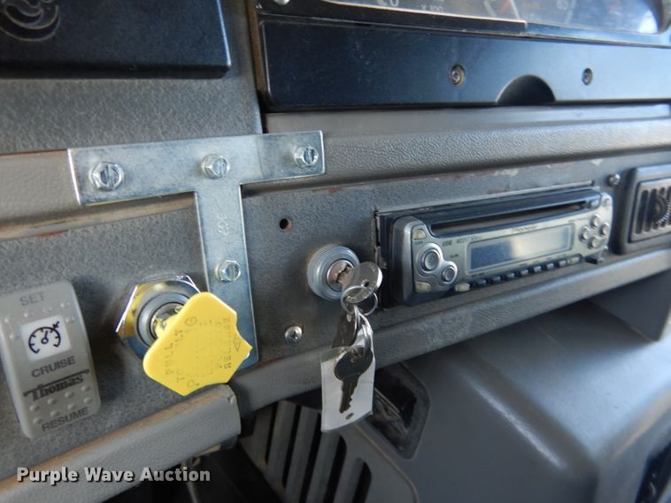 image for item DG5855 2002 Thomas Built Saf-T-Liner MVP ER bus