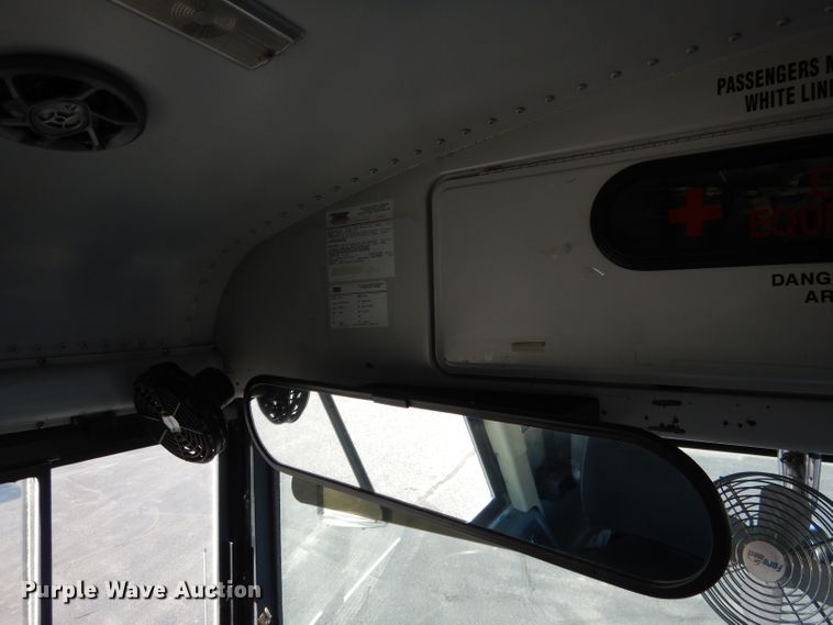 image for item DG5855 2002 Thomas Built Saf-T-Liner MVP ER bus