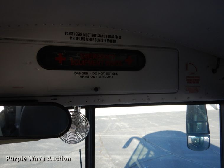 image for item DG5855 2002 Thomas Built Saf-T-Liner MVP ER bus