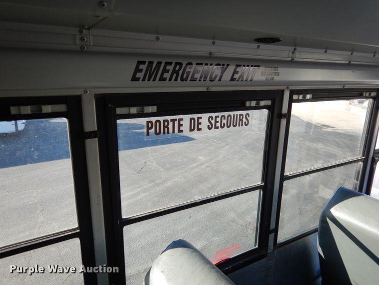 image for item DG5855 2002 Thomas Built Saf-T-Liner MVP ER bus