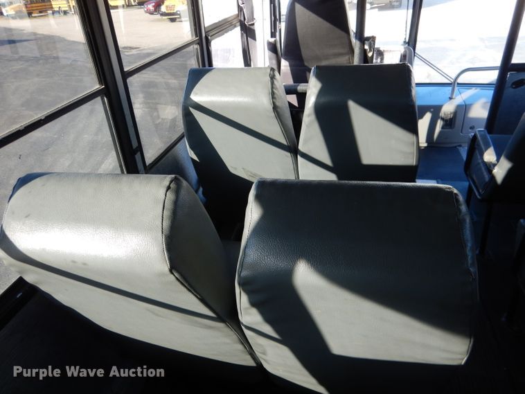 image for item DG5855 2002 Thomas Built Saf-T-Liner MVP ER bus