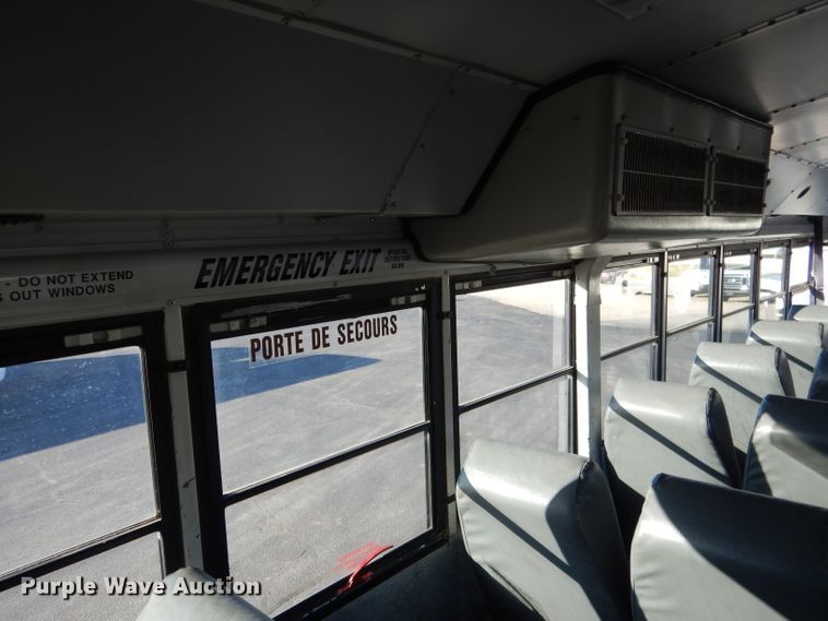 image for item DG5855 2002 Thomas Built Saf-T-Liner MVP ER bus