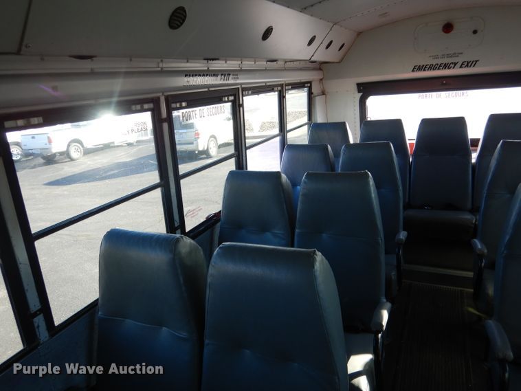 image for item DG5855 2002 Thomas Built Saf-T-Liner MVP ER bus