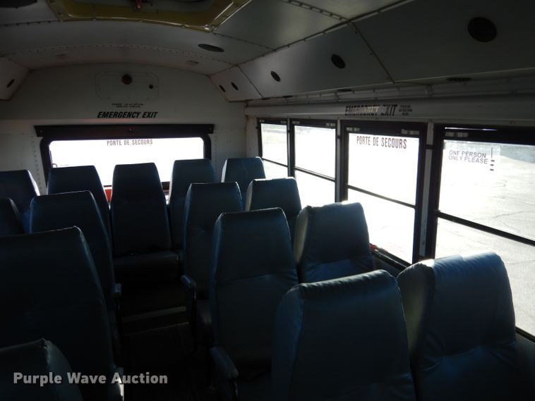 image for item DG5855 2002 Thomas Built Saf-T-Liner MVP ER bus