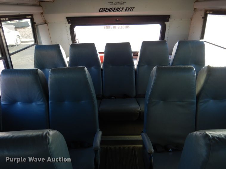 image for item DG5855 2002 Thomas Built Saf-T-Liner MVP ER bus