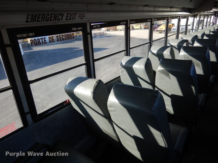 image for item DG5855 2002 Thomas Built Saf-T-Liner MVP ER bus