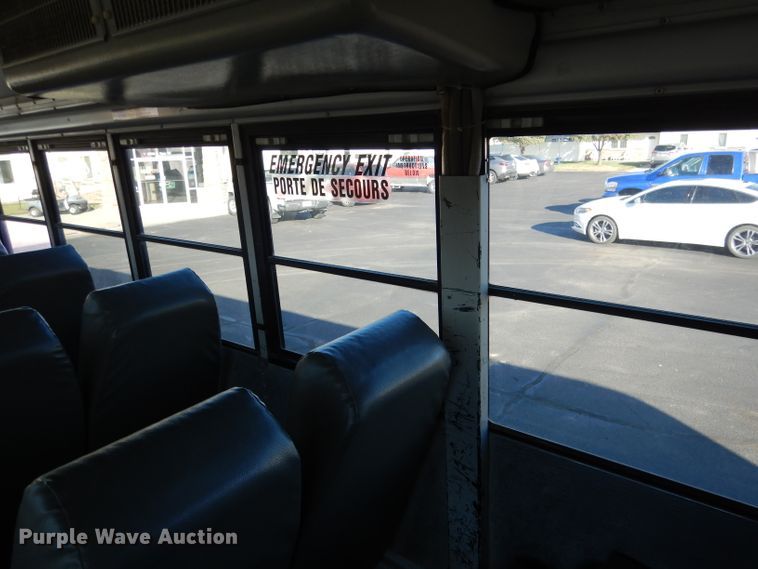 image for item DG5855 2002 Thomas Built Saf-T-Liner MVP ER bus