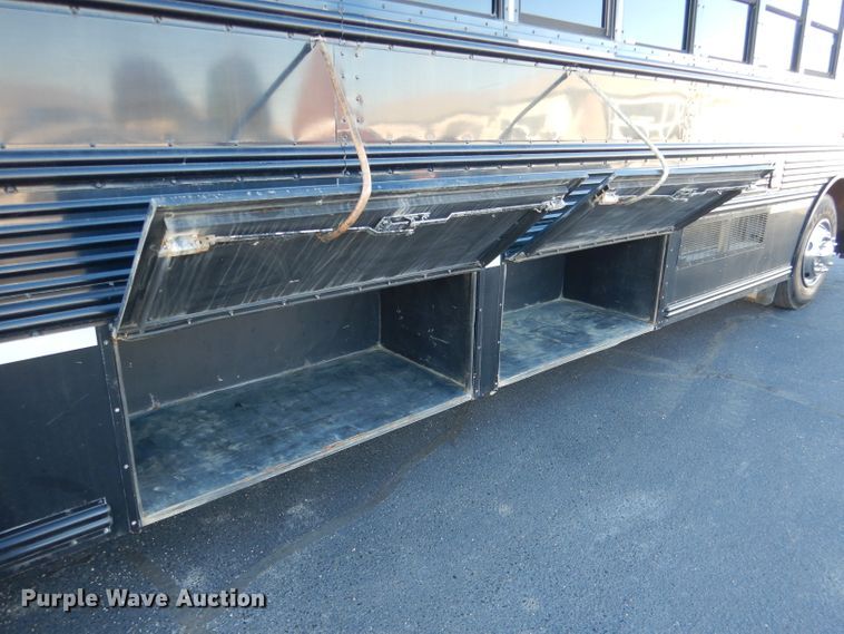 image for item DG5855 2002 Thomas Built Saf-T-Liner MVP ER bus