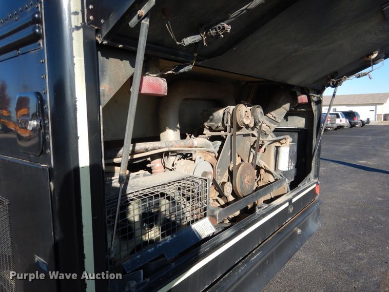 image for item DG5855 2002 Thomas Built Saf-T-Liner MVP ER bus