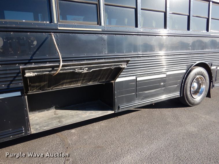 image for item DG5855 2002 Thomas Built Saf-T-Liner MVP ER bus