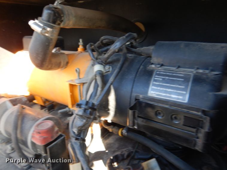 image for item DG5855 2002 Thomas Built Saf-T-Liner MVP ER bus