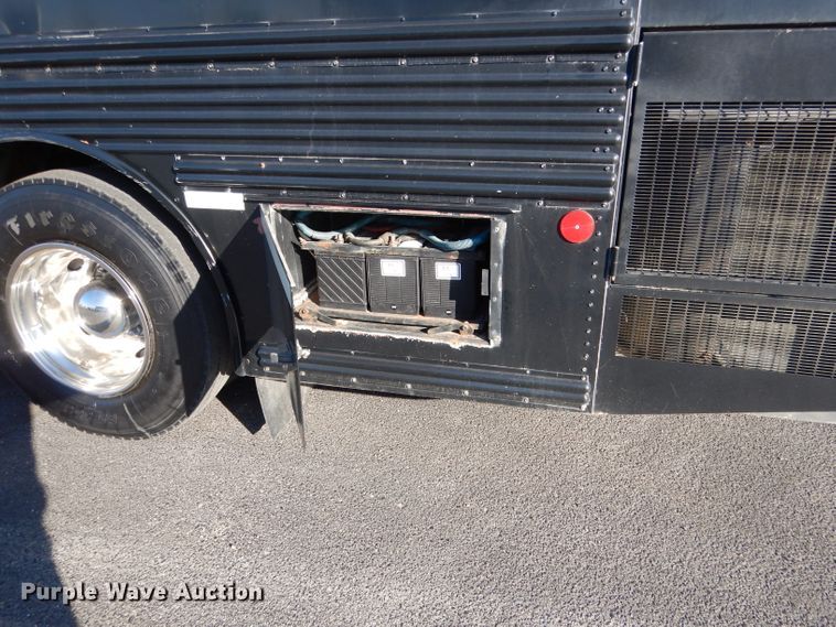 image for item DG5855 2002 Thomas Built Saf-T-Liner MVP ER bus