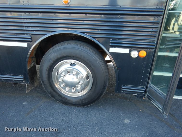 image for item DG5855 2002 Thomas Built Saf-T-Liner MVP ER bus