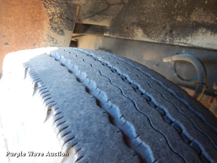 image for item DG5855 2002 Thomas Built Saf-T-Liner MVP ER bus