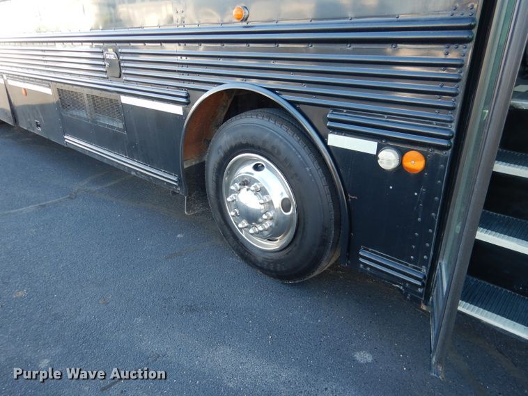 image for item DG5855 2002 Thomas Built Saf-T-Liner MVP ER bus