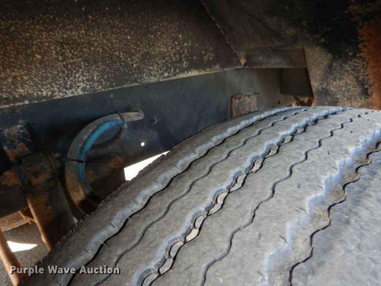 image for item DG5855 2002 Thomas Built Saf-T-Liner MVP ER bus