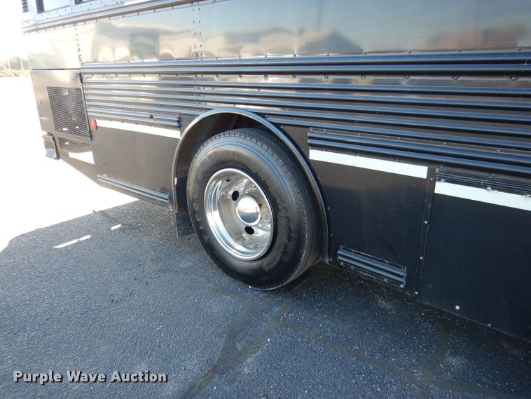 image for item DG5855 2002 Thomas Built Saf-T-Liner MVP ER bus