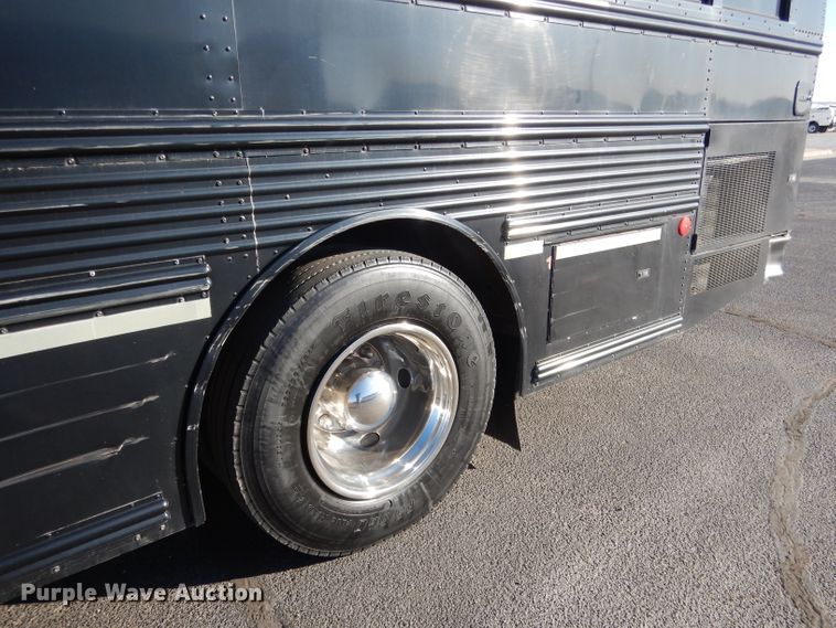 image for item DG5855 2002 Thomas Built Saf-T-Liner MVP ER bus