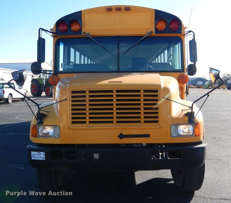image for item DG5856 1999 International 3800 school bus