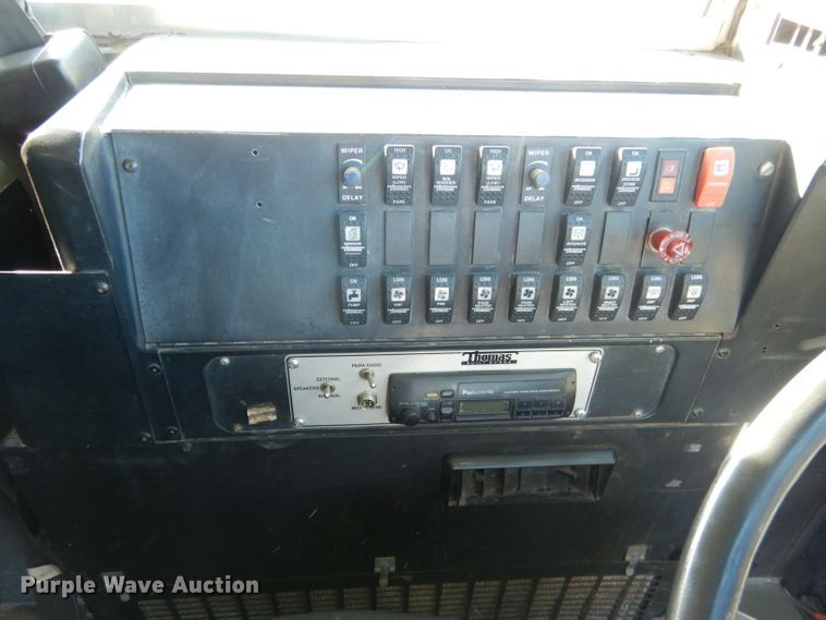 image for item DG5856 1999 International 3800 school bus