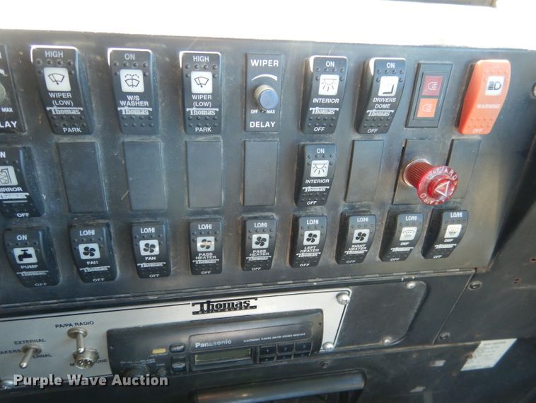 image for item DG5856 1999 International 3800 school bus