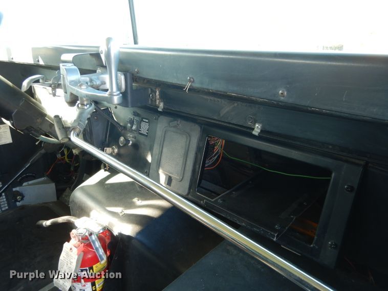 image for item DG5856 1999 International 3800 school bus