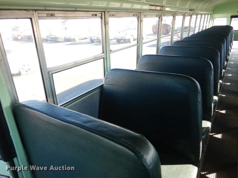 image for item DG5856 1999 International 3800 school bus