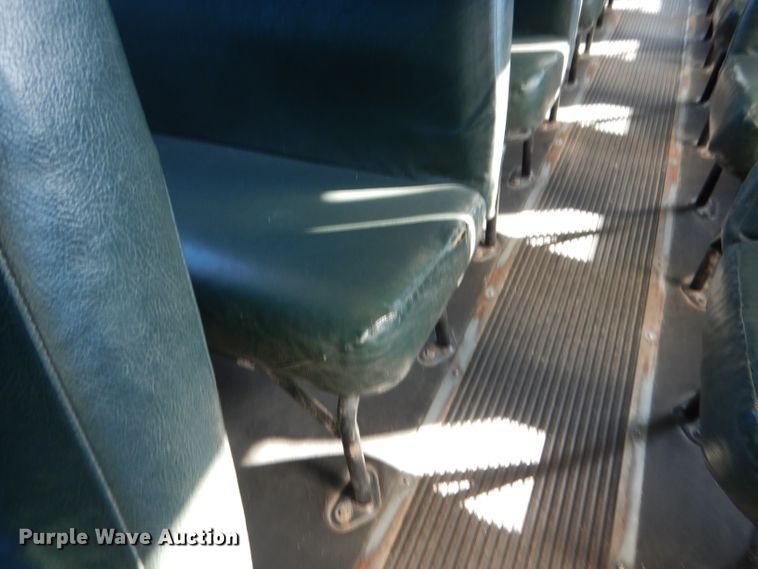 image for item DG5856 1999 International 3800 school bus