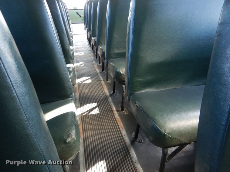 image for item DG5856 1999 International 3800 school bus