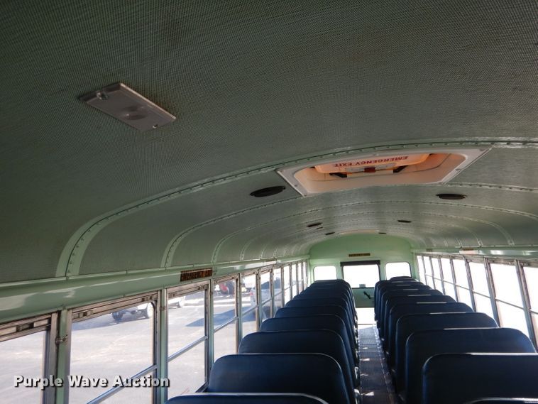 image for item DG5856 1999 International 3800 school bus