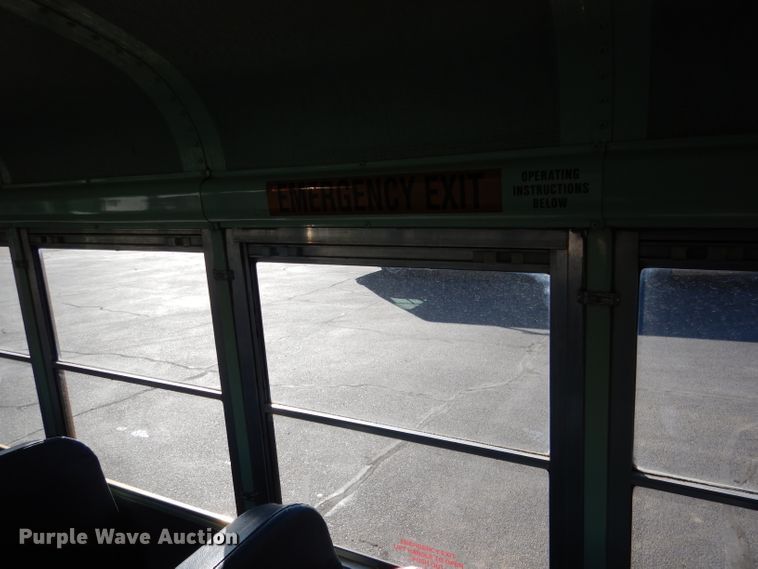 image for item DG5856 1999 International 3800 school bus