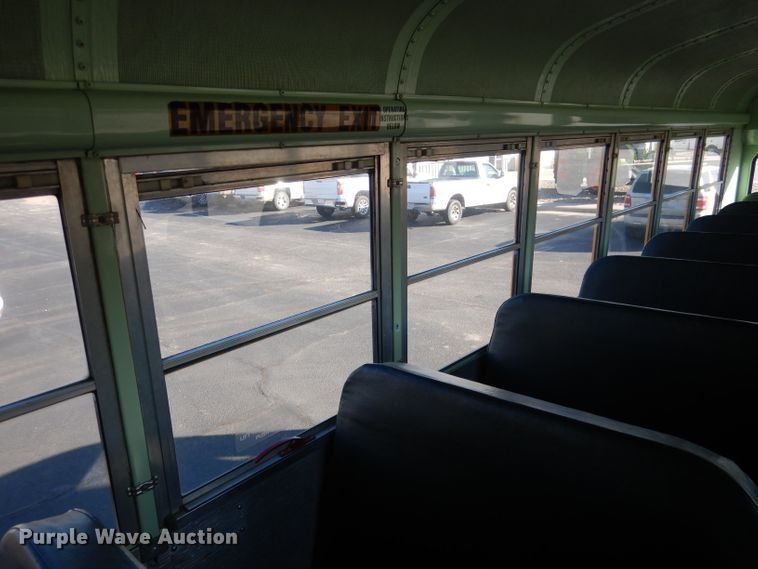 image for item DG5856 1999 International 3800 school bus