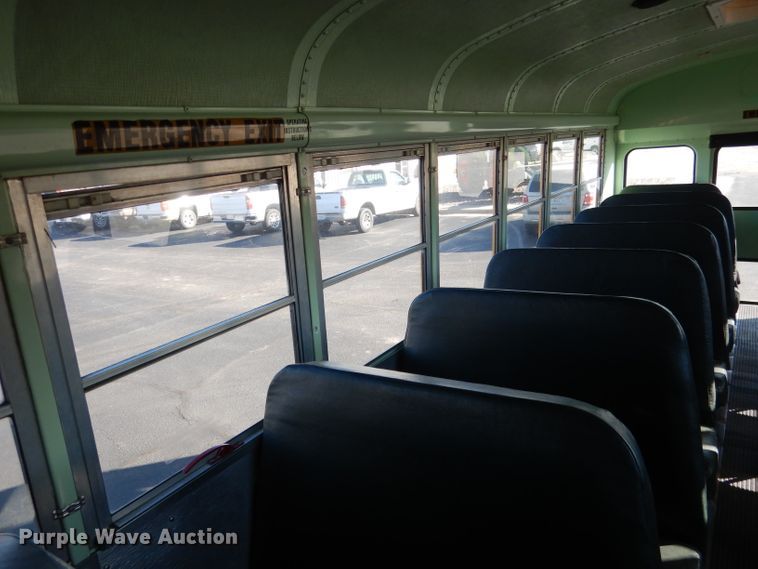image for item DG5856 1999 International 3800 school bus
