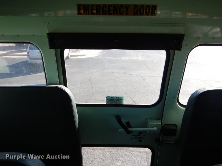 image for item DG5856 1999 International 3800 school bus