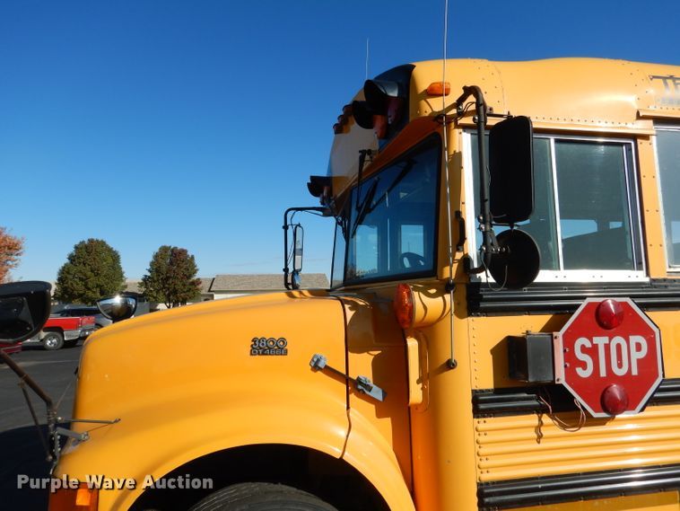 image for item DG5856 1999 International 3800 school bus