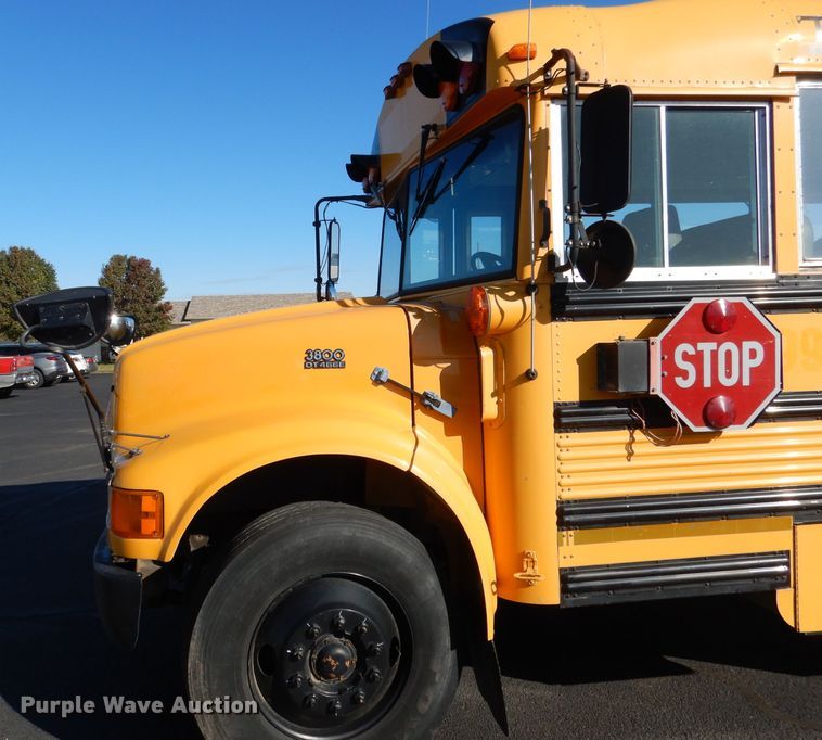 image for item DG5856 1999 International 3800 school bus