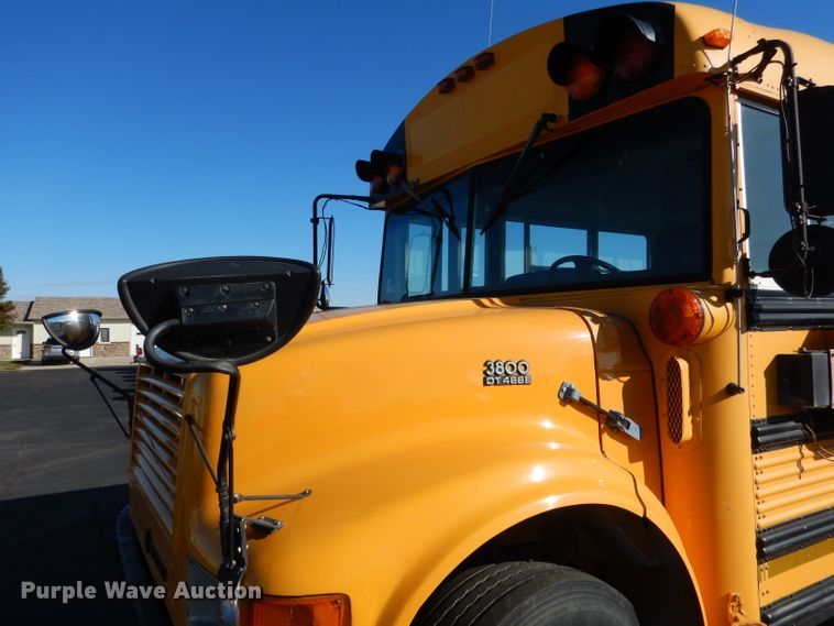 image for item DG5856 1999 International 3800 school bus