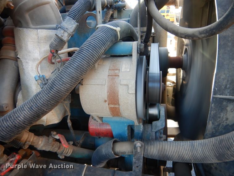 image for item DG5856 1999 International 3800 school bus