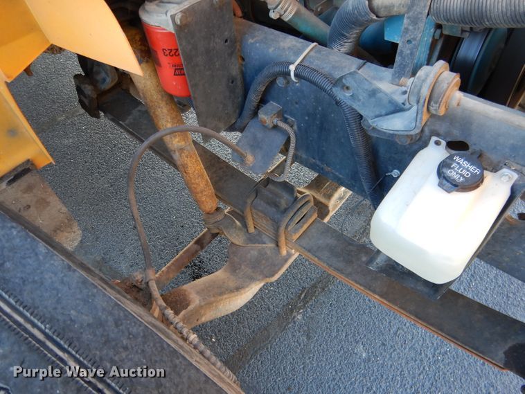 image for item DG5856 1999 International 3800 school bus