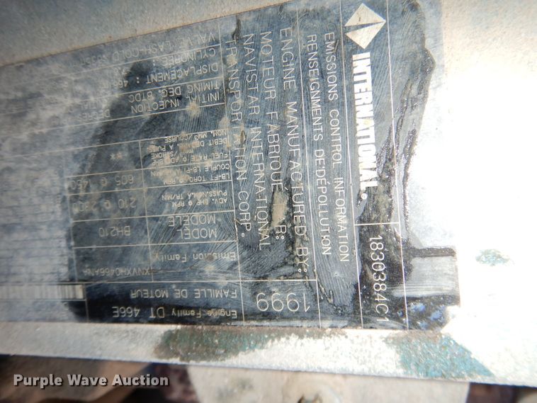 image for item DG5856 1999 International 3800 school bus