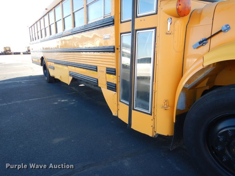image for item DG5856 1999 International 3800 school bus